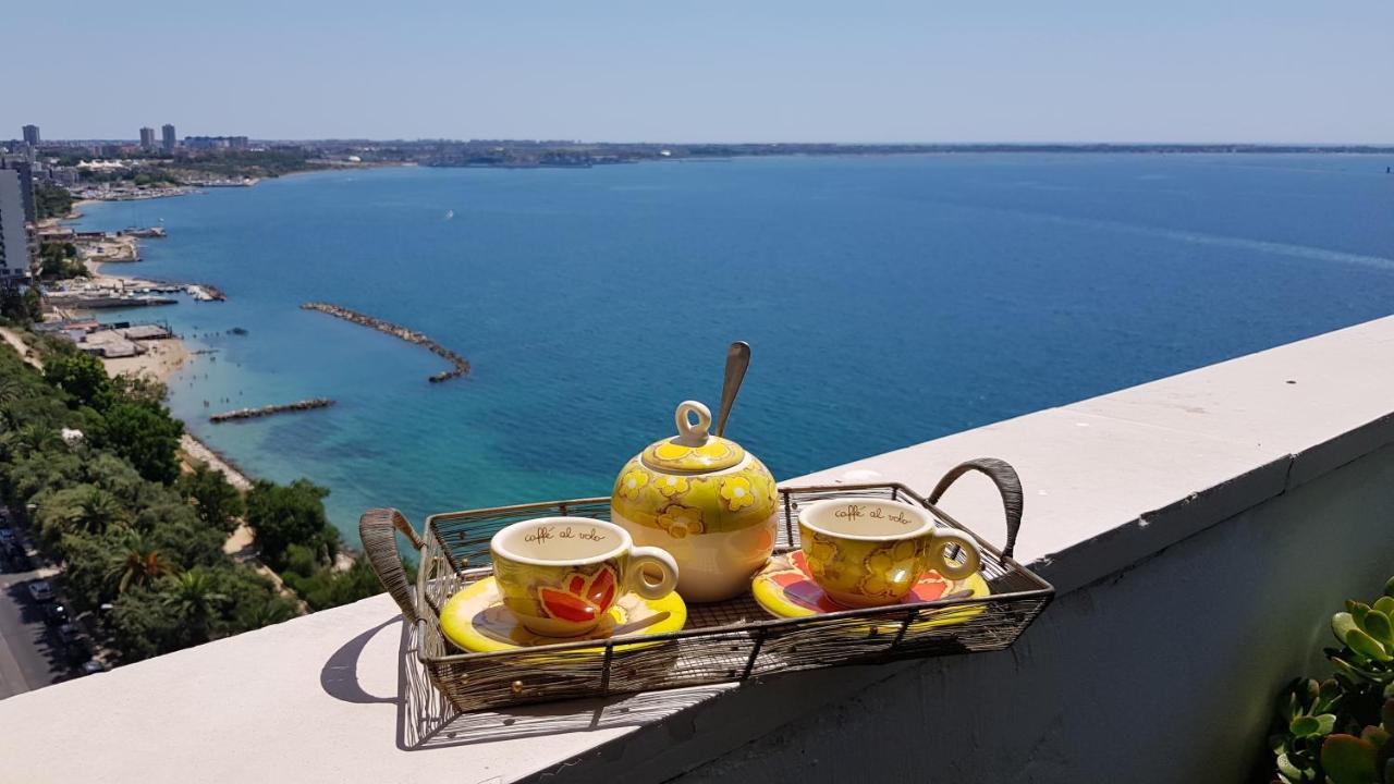 Amanda'S Panorama Apartment Taranto Luaran gambar