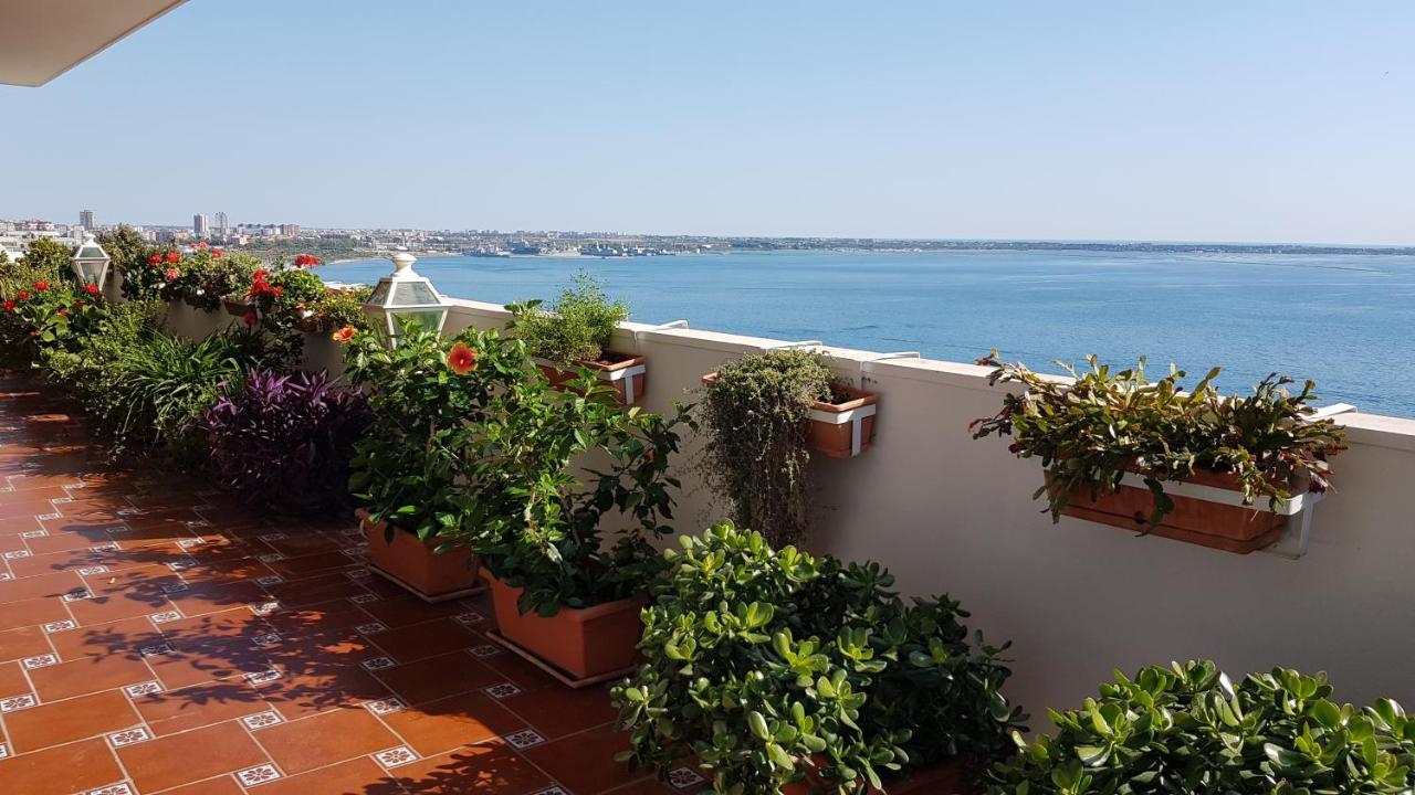Amanda'S Panorama Apartment Taranto Luaran gambar