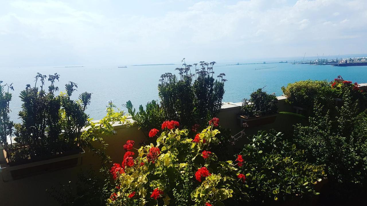 Amanda'S Panorama Apartment Taranto Luaran gambar